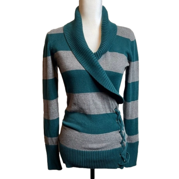 Guess Sweaters - VINTAGE 90's/Y2K Guess stripe pullover sweater.